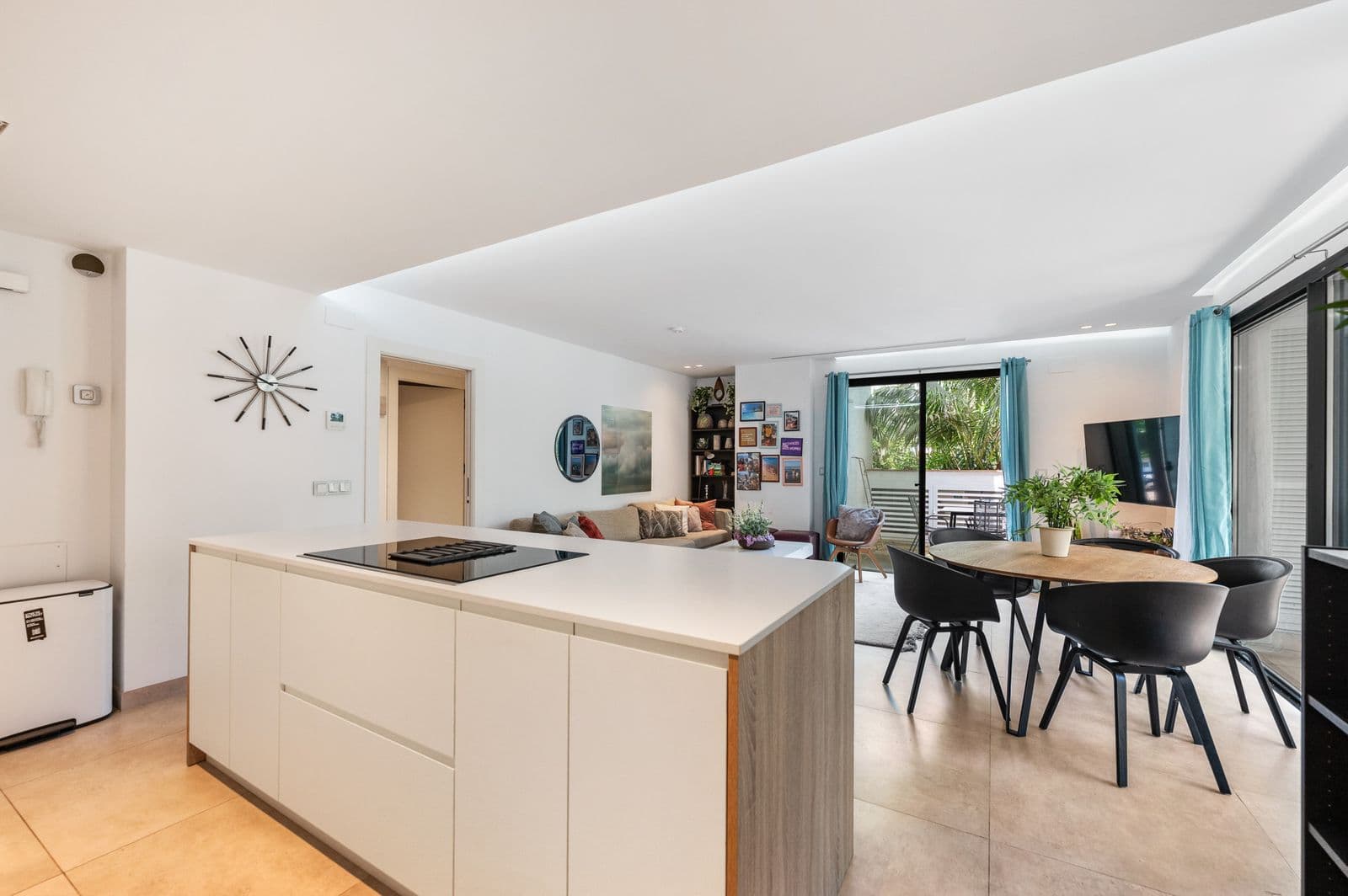 Middle Floor Apartment in Puerto Banús, Marbella
