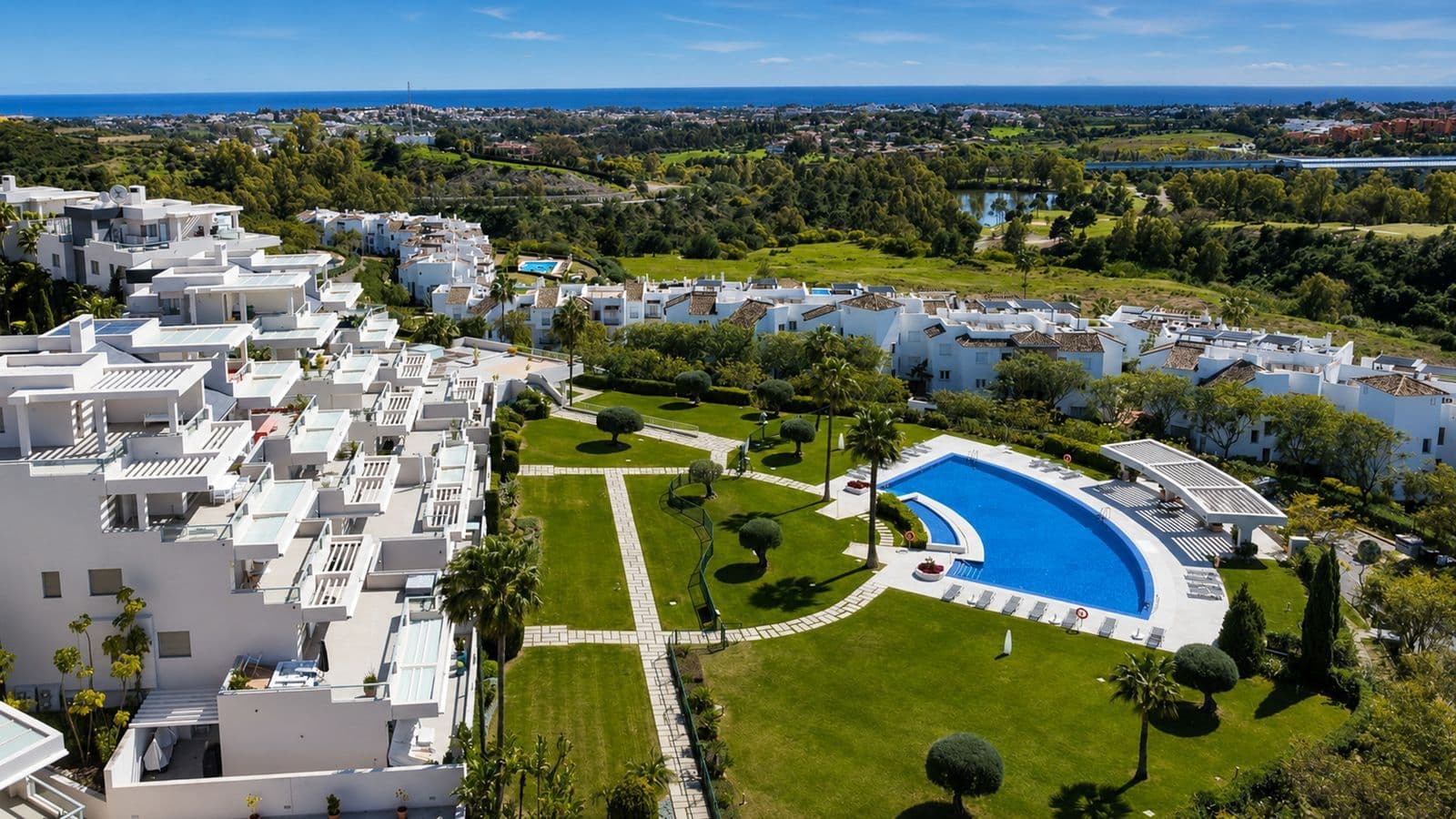 Middle Floor Apartment in Benahavís, Benahavís
