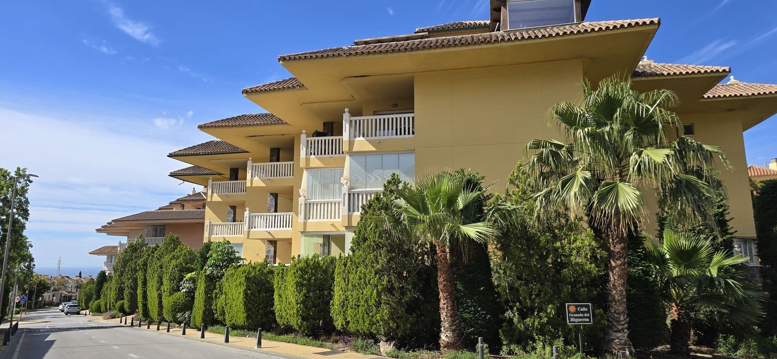 Middle Floor Apartment in Higueron, Fuengirola
