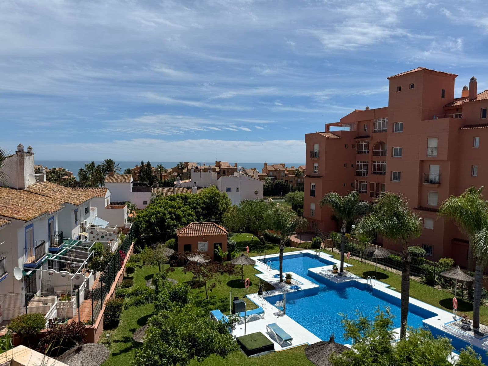Middle Floor Apartment in Manilva, Manilva