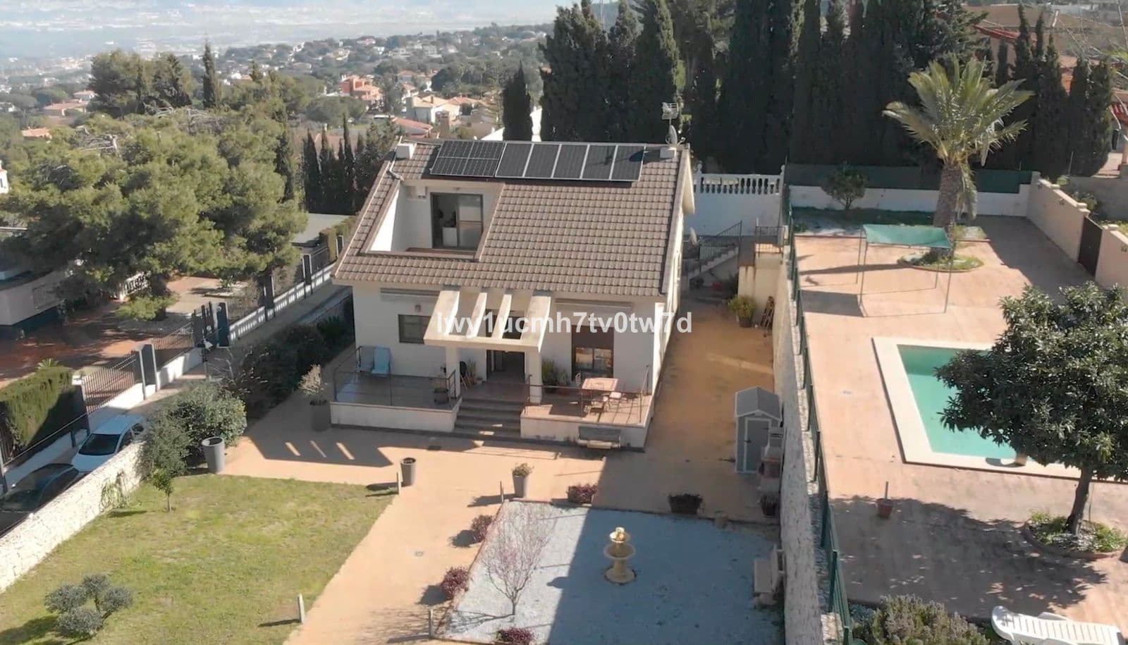Detached Villa in Alhaurín de la Torre, Alhaurín de la Torre