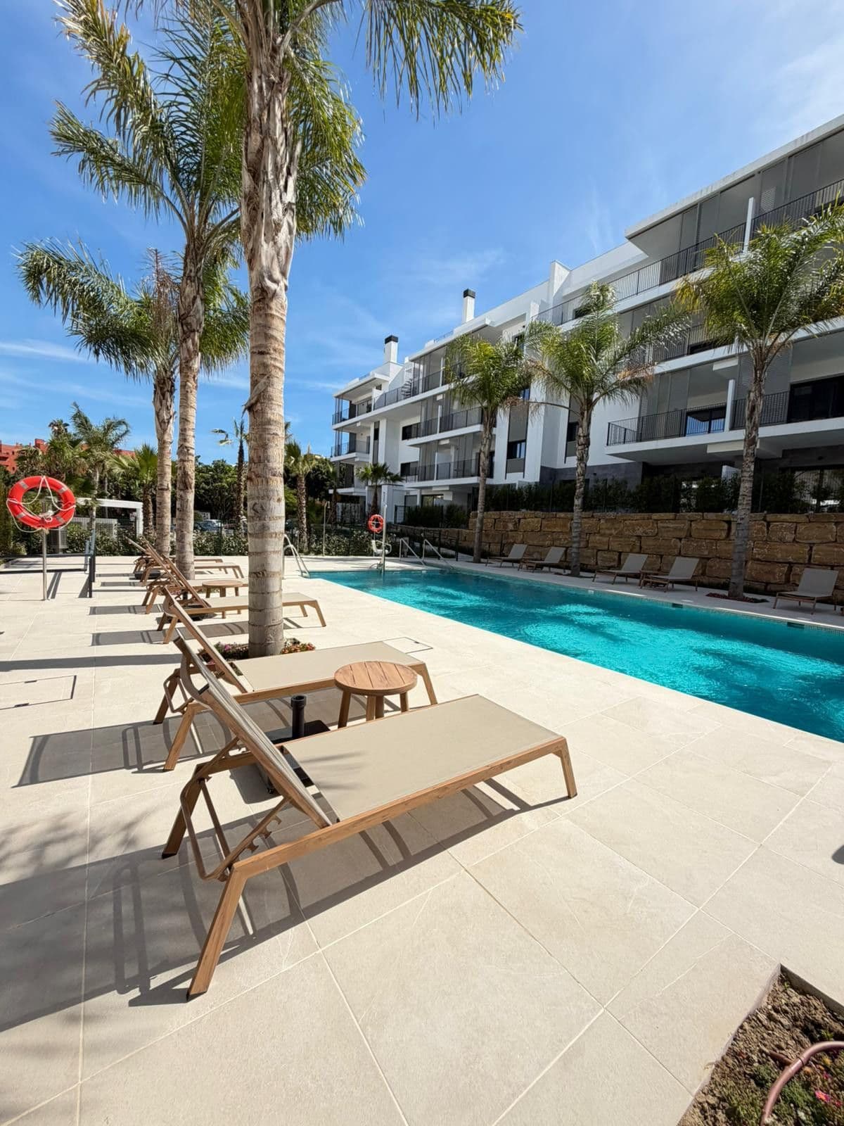 Middle Floor Apartment in Estepona, Estepona