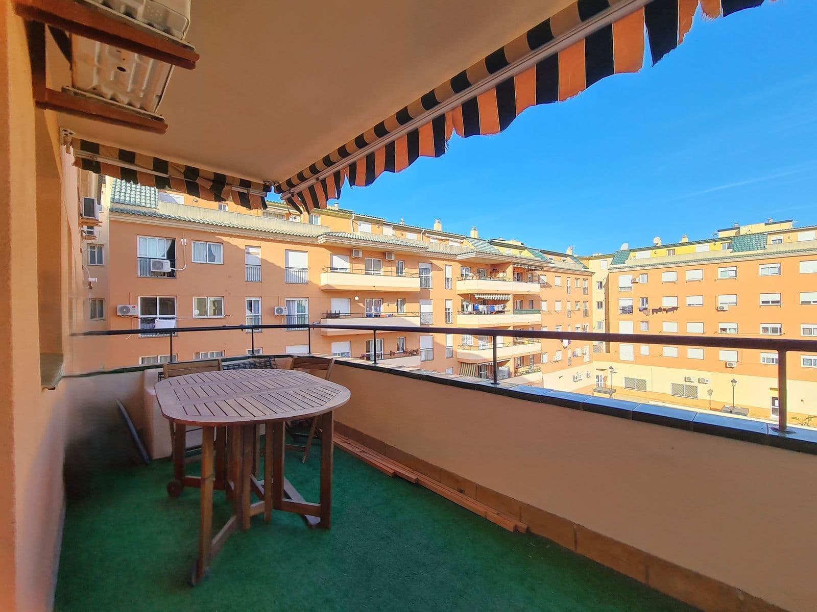 Middle Floor Apartment in San Luis de Sabinillas, Manilva