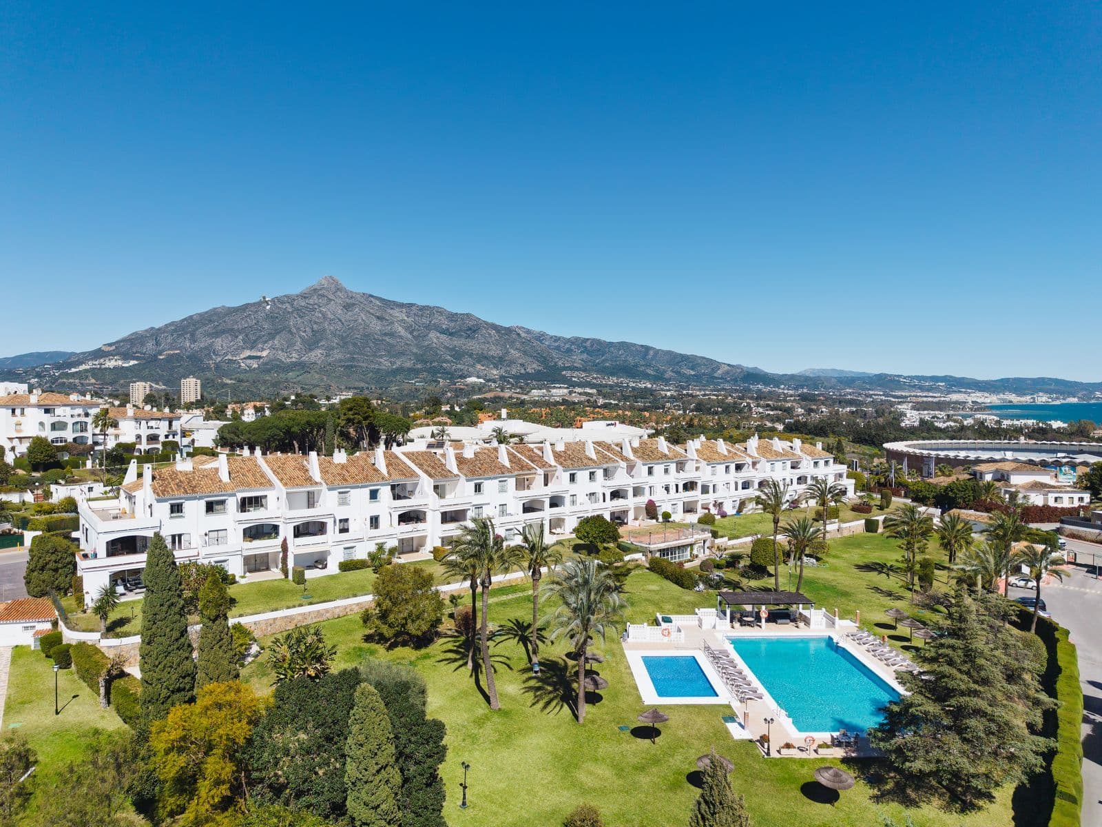 Middle Floor Apartment in Nueva Andalucía, Nueva Andalucía