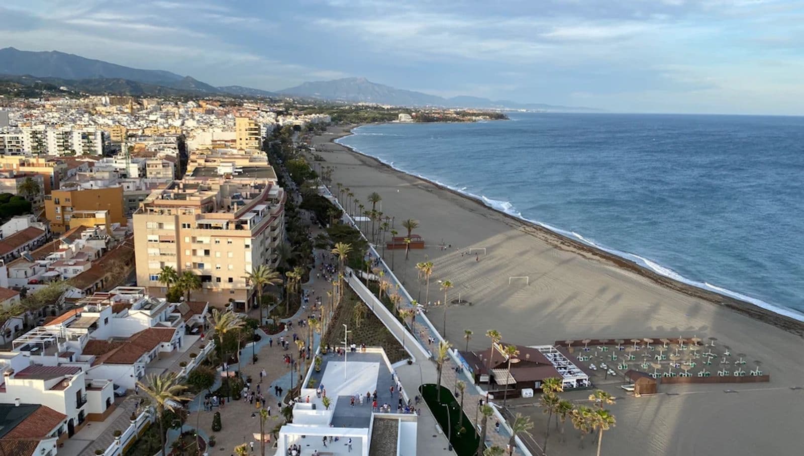 Middle Floor Apartment in Estepona, Estepona