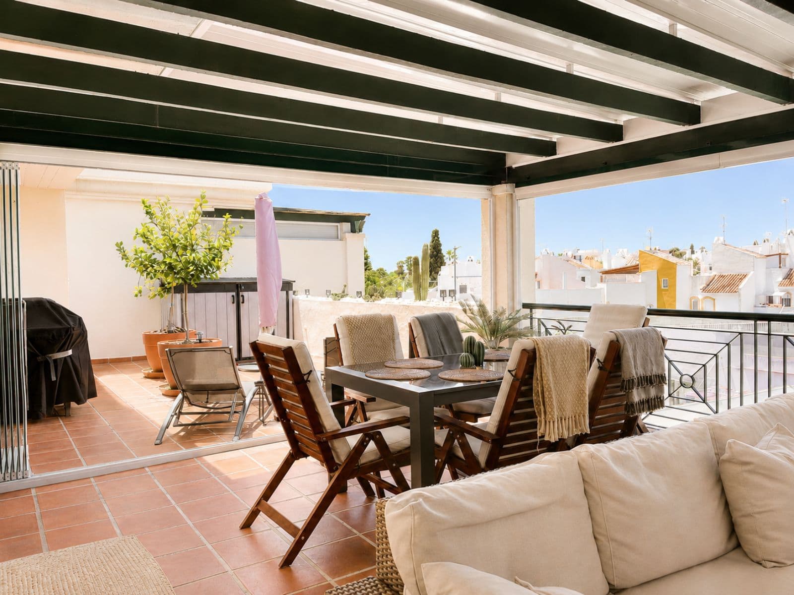 Top Floor Apartment in Nueva Andalucía, Nueva Andalucía