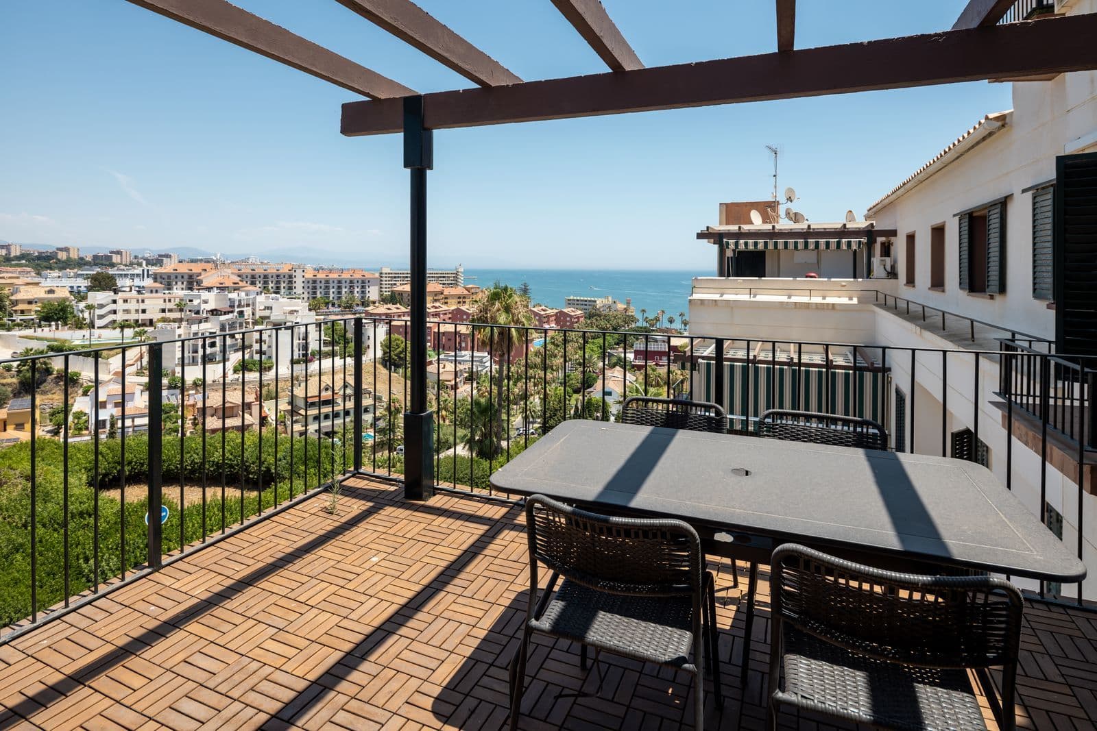 Middle Floor Apartment in Benalmadena, Benalmádena