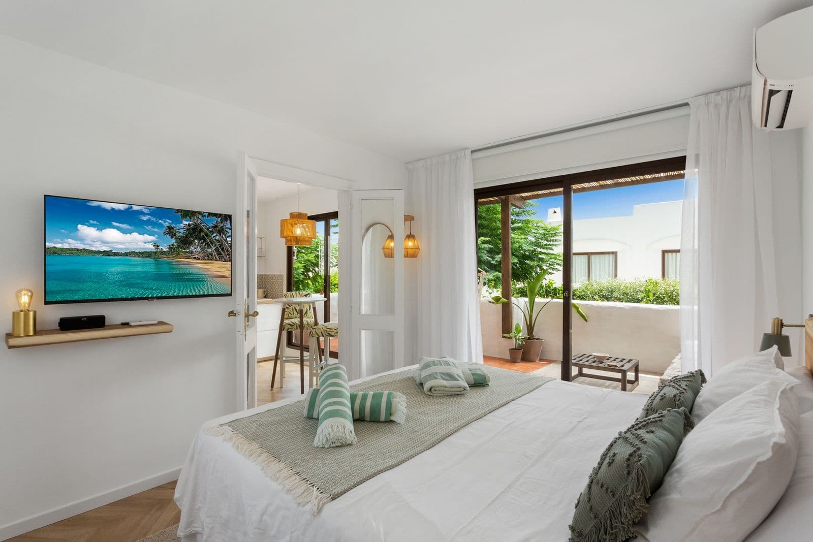 Top Floor Apartment in New Golden Mile, Estepona