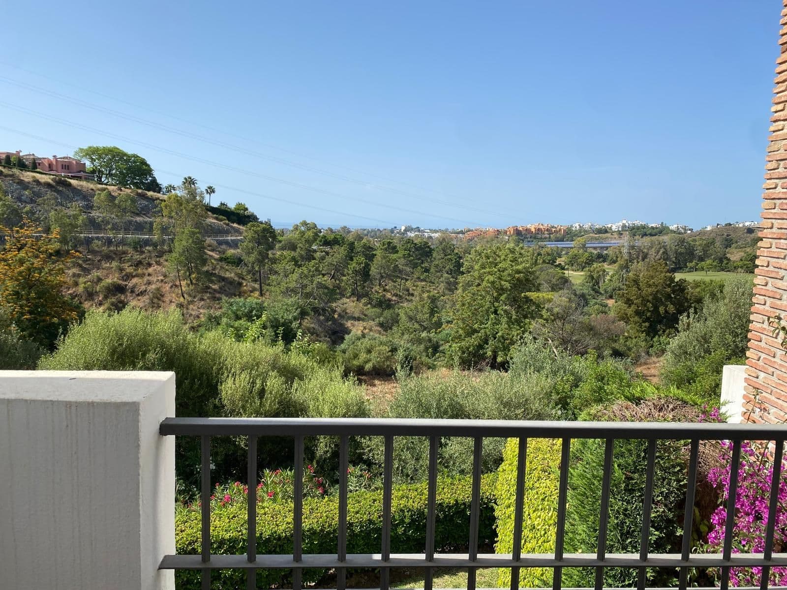 Middle Floor Apartment in Los Arqueros, Benahavís