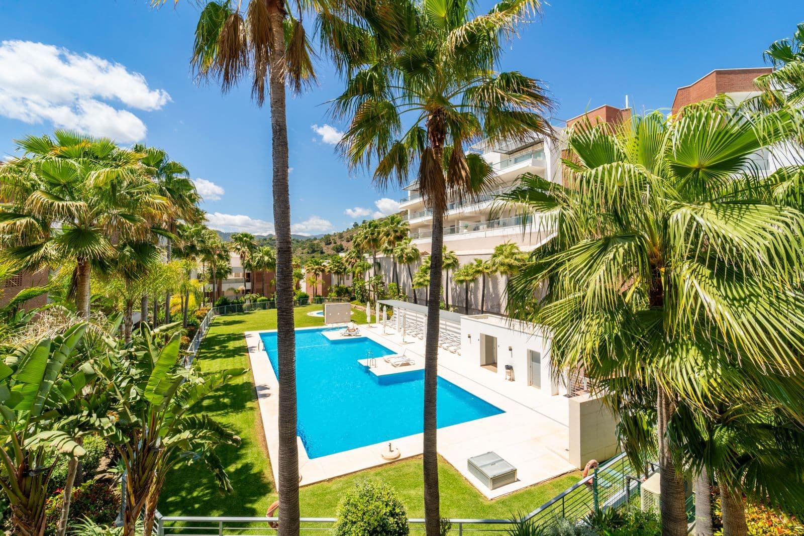 Middle Floor Apartment in Los Arqueros, Benahavís