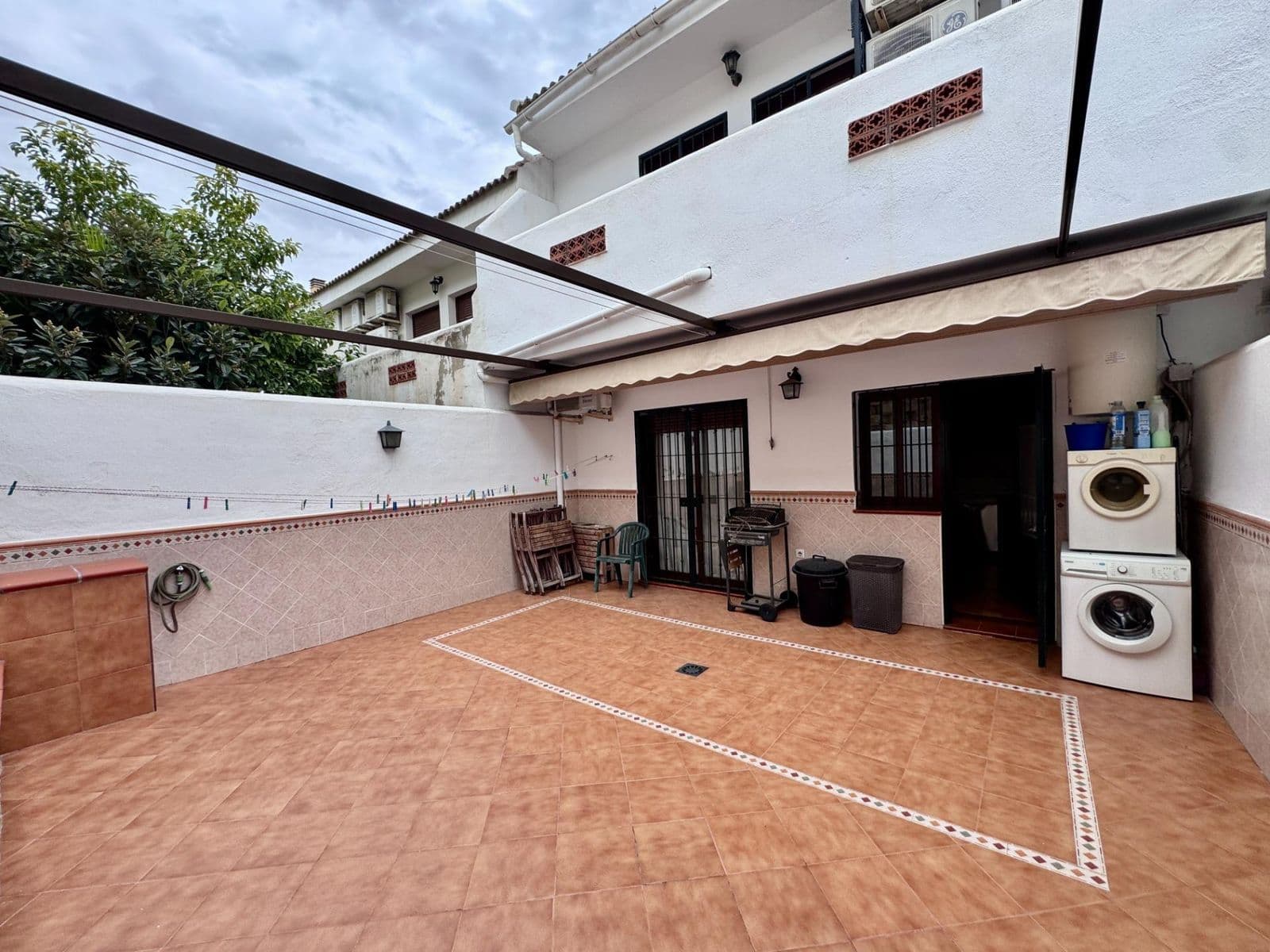 Semi-Detached House in Benalmadena Pueblo, Benalmádena