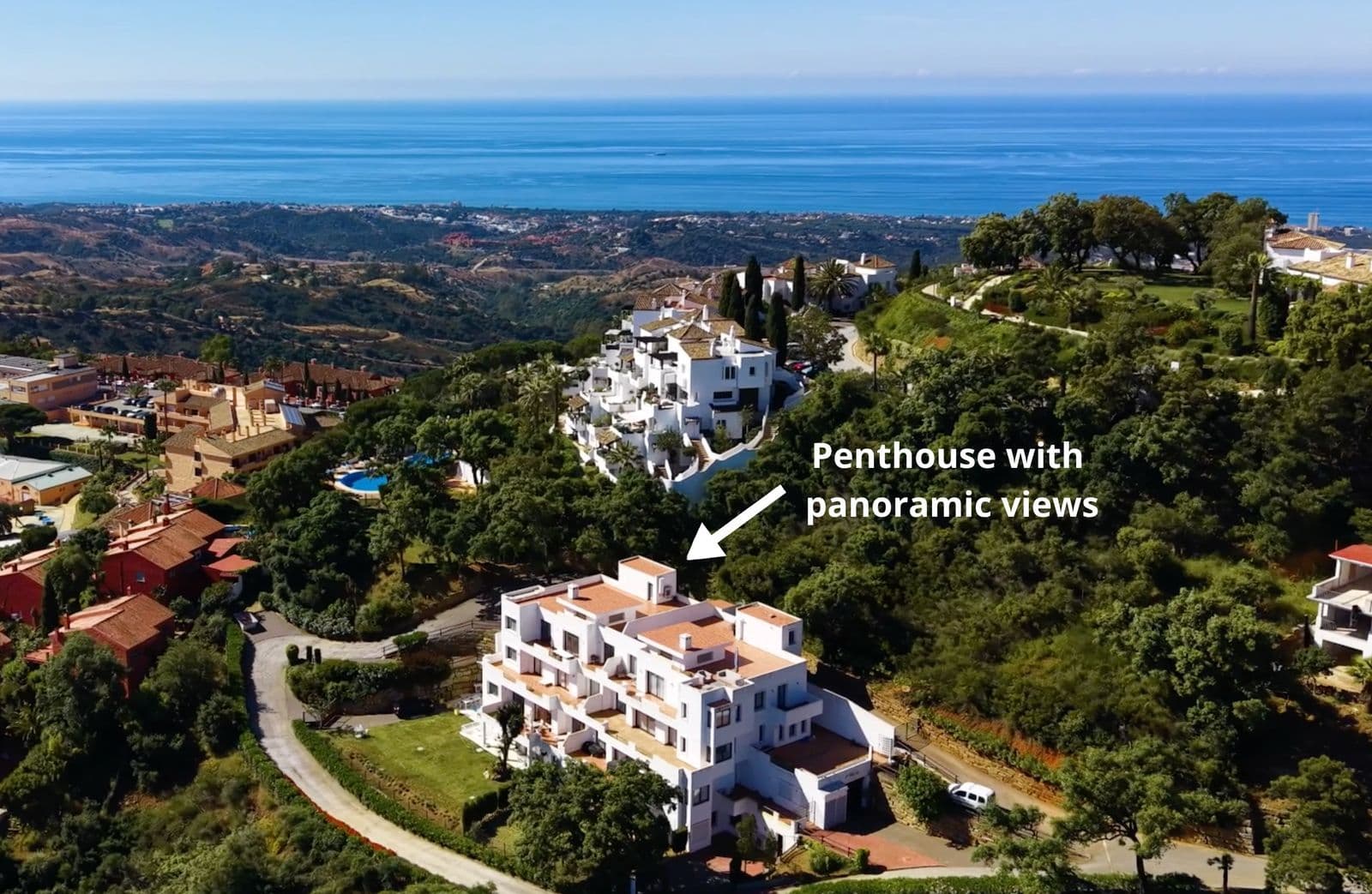 Penthouse in La Mairena, Marbella East