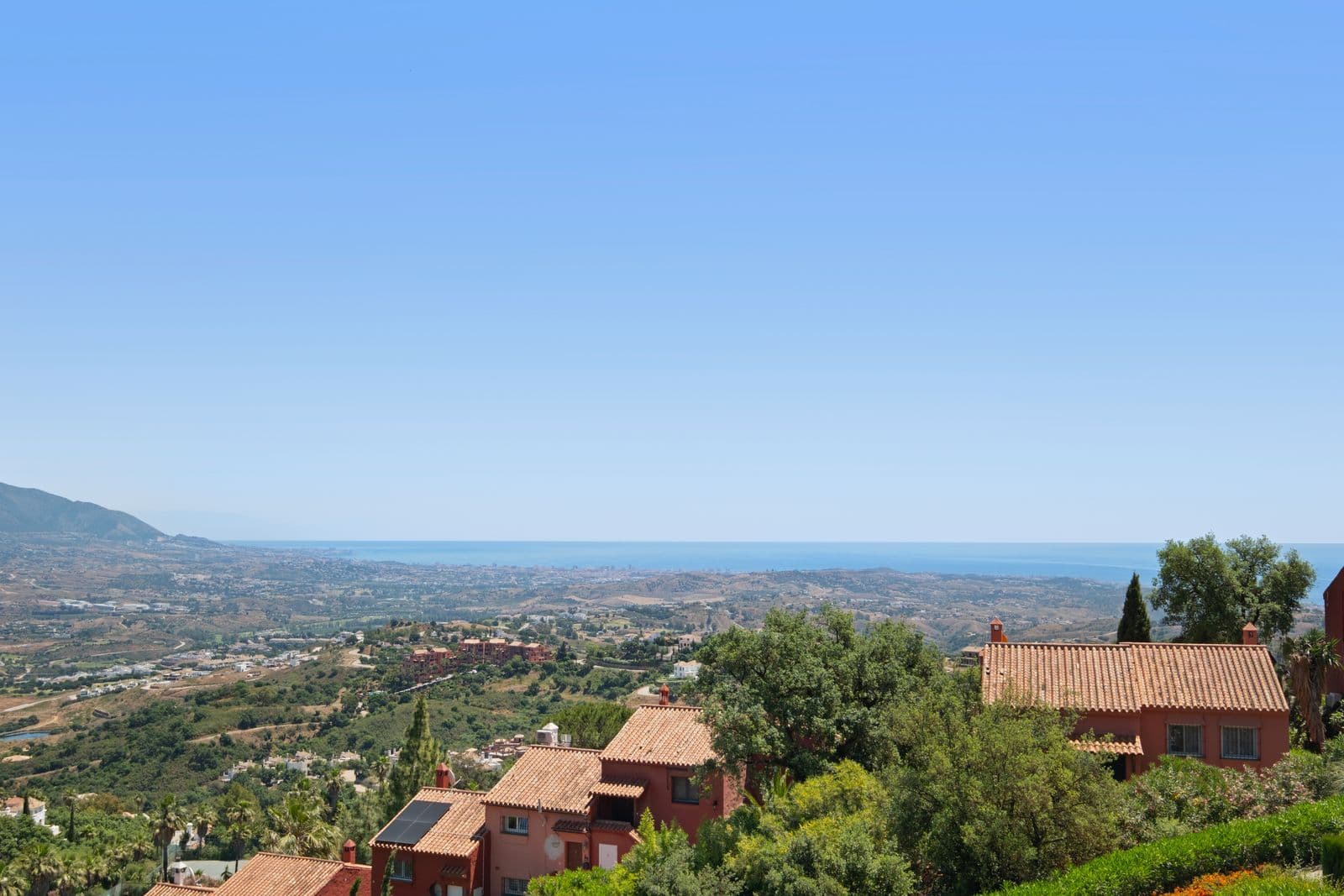 Penthouse in La Mairena, Marbella East