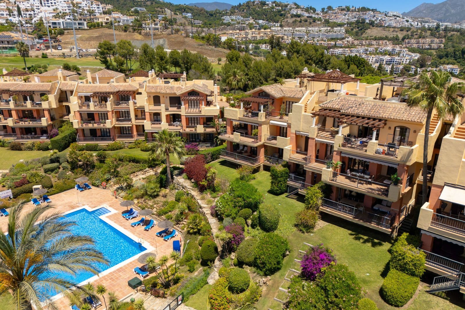 Middle Floor Apartment in Los Arqueros, Benahavís