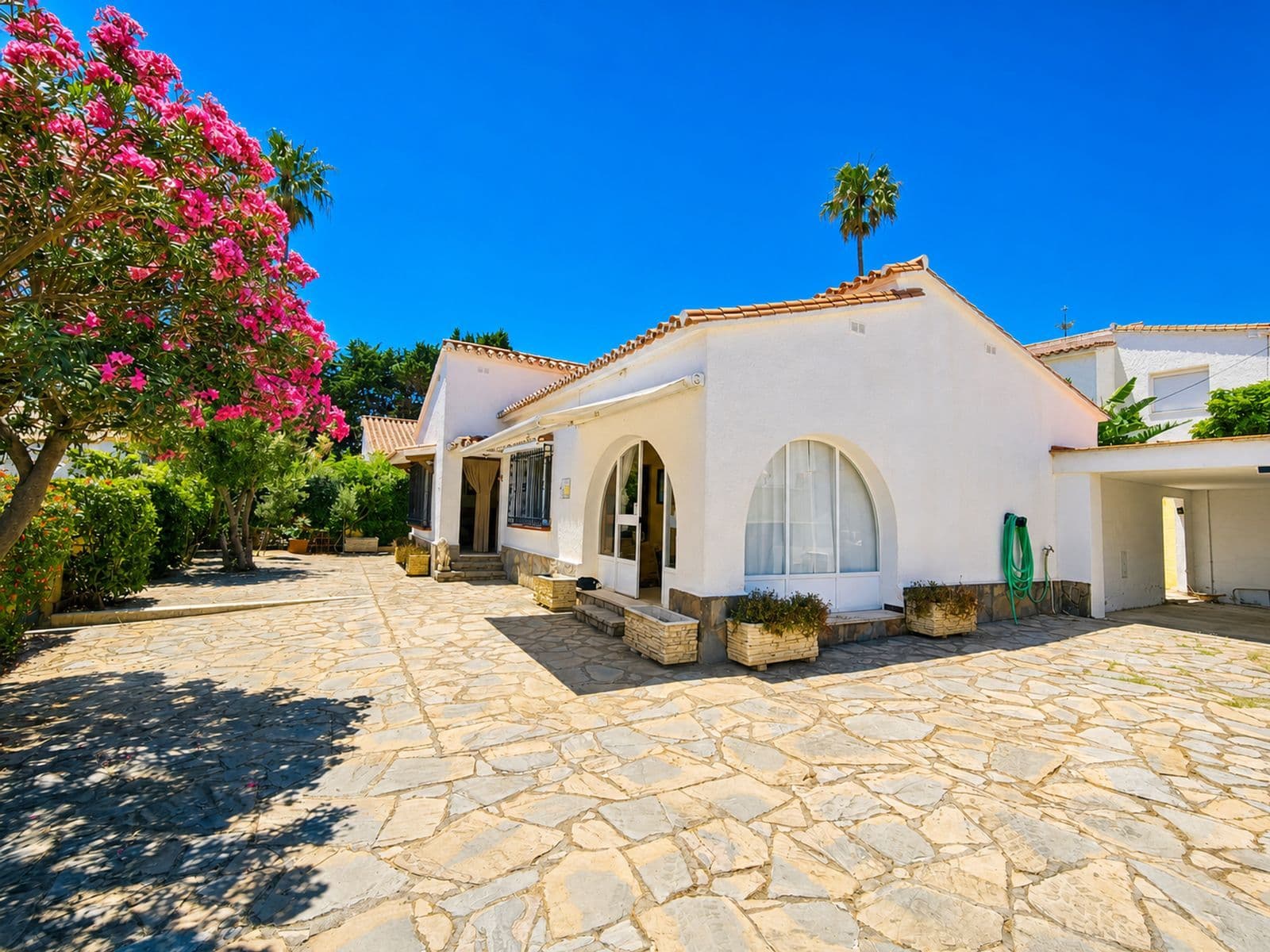Detached Villa in La Duquesa, Manilva