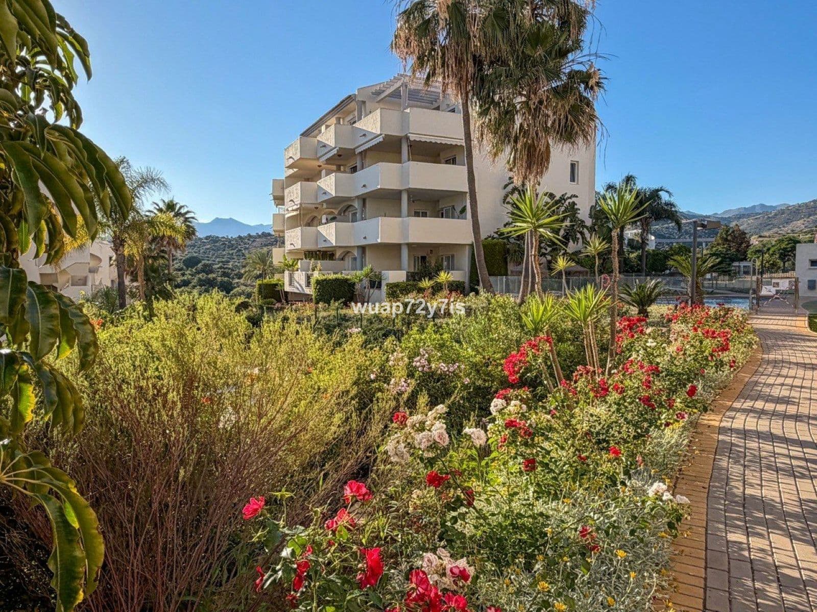 Middle Floor Apartment in Elviria, Marbella East