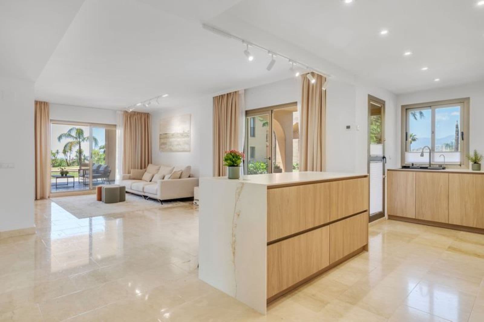 Ground Floor Apartment in Benahavís, Benahavís