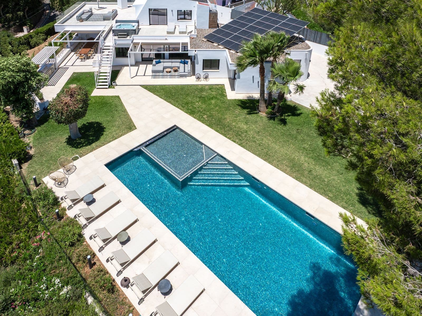 Detached Villa in Sierrezuela, Mijas