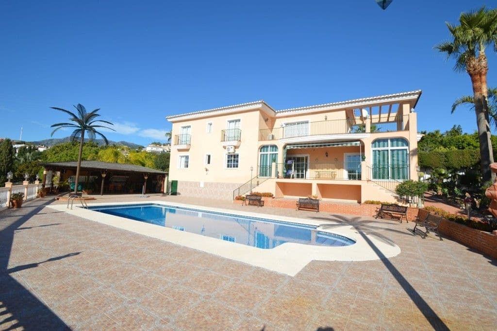 Detached Villa in Benalmadena, Benalmádena