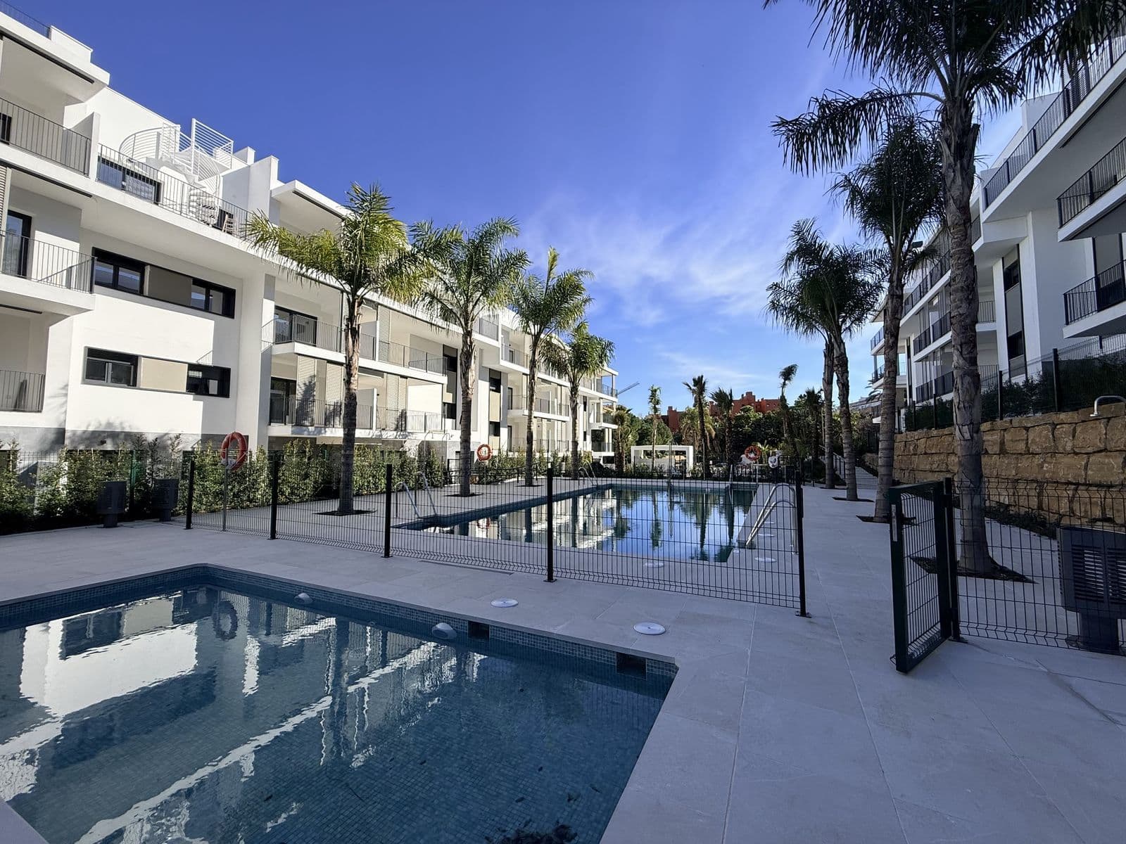 Middle Floor Apartment in Estepona, Estepona