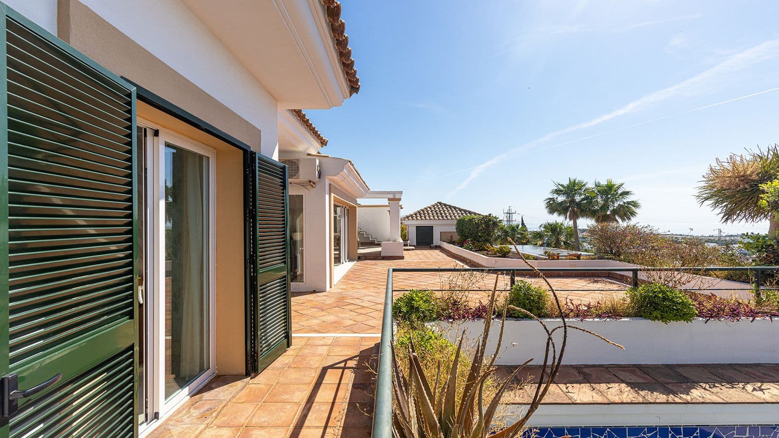 Middle Floor Apartment in Doña Julia, Casares
