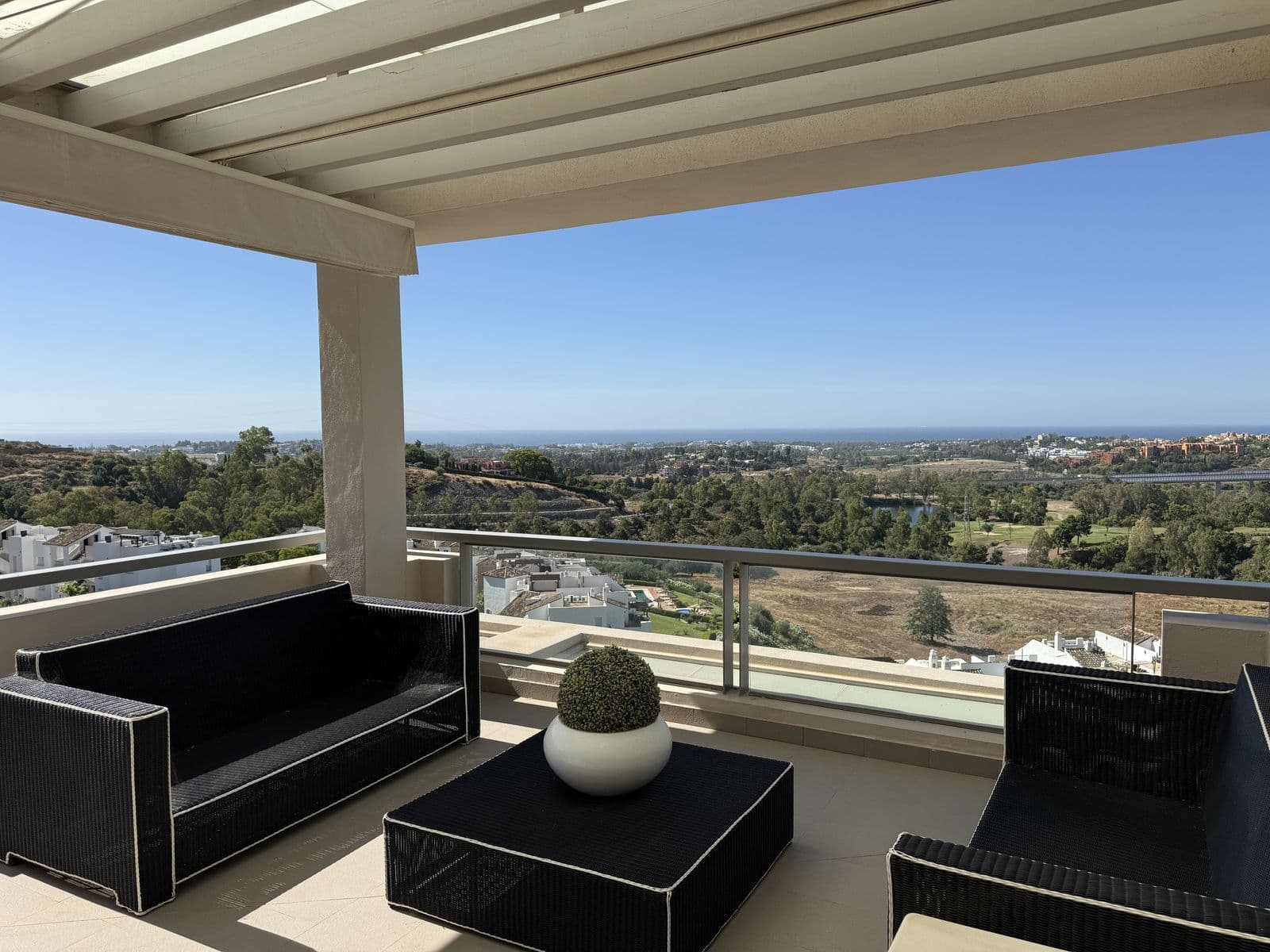 Penthouse in Los Arqueros, Benahavís