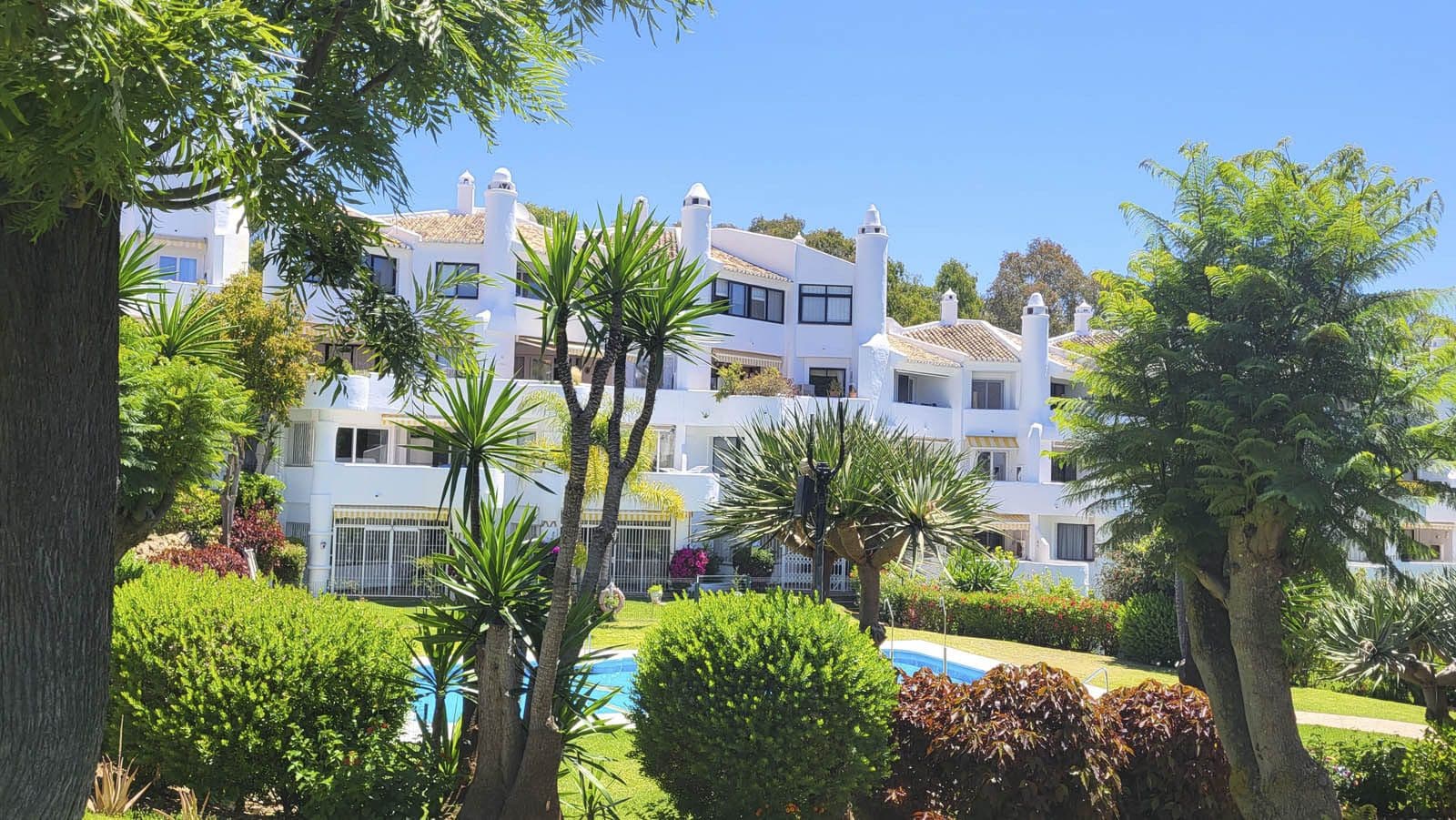 Middle Floor Apartment in Calahonda, Mijas
