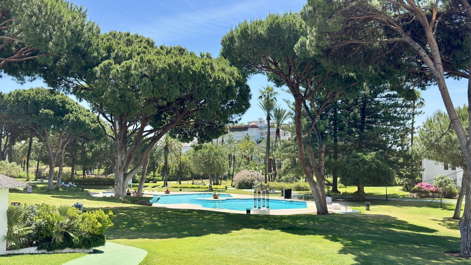Middle Floor Apartment in Puerto Banús, Marbella