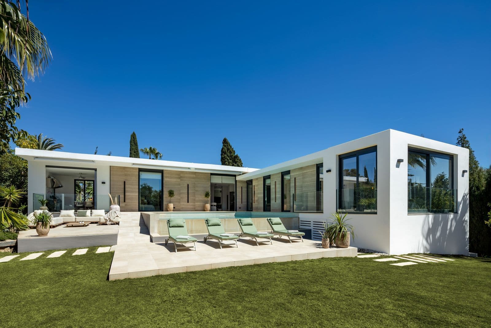 Detached Villa in Nueva Andalucía, Nueva Andalucía