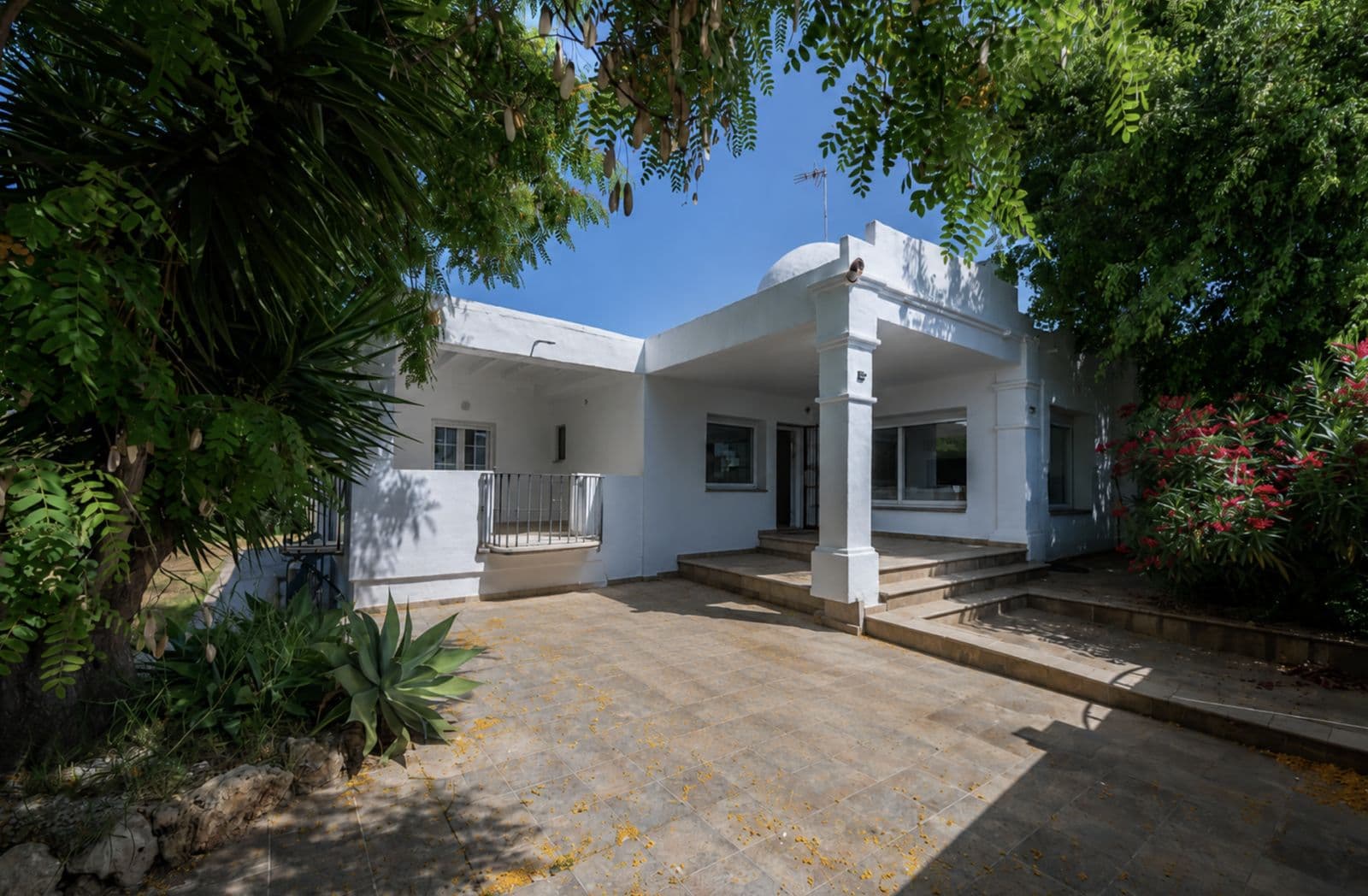 Semi-Detached House in Hacienda Las Chapas, Marbella East