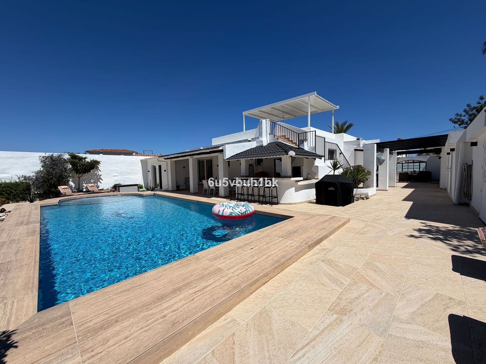 Detached Villa in Benalmadena Costa, Benalmádena