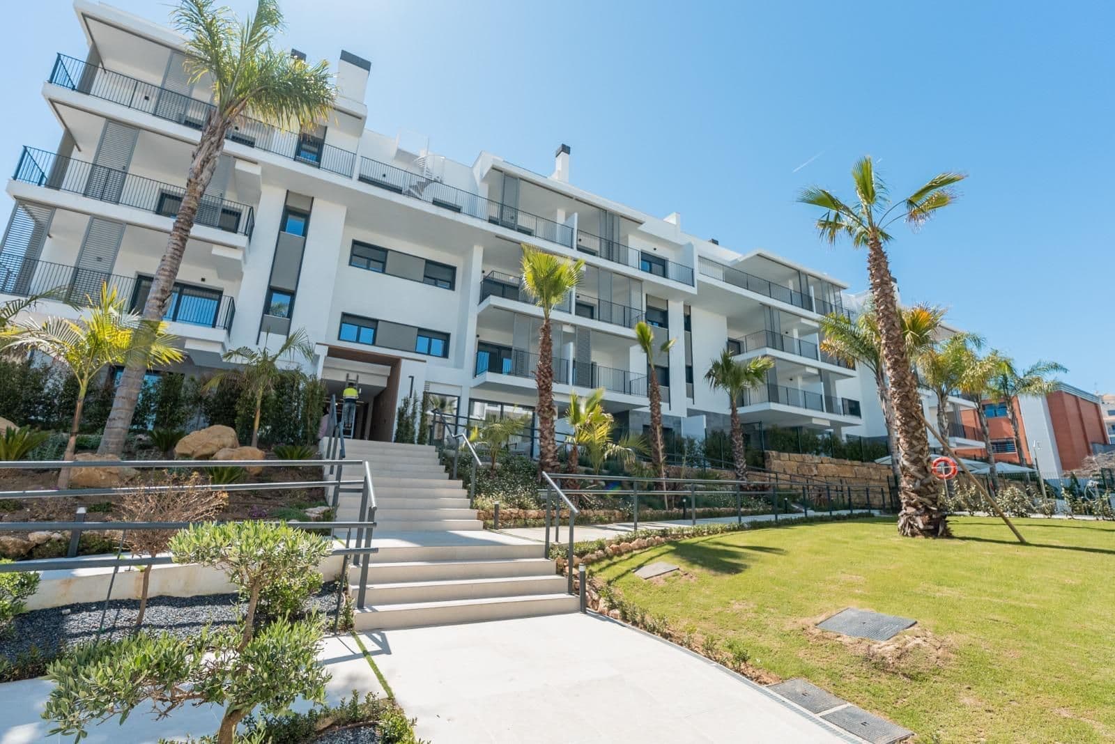 Middle Floor Apartment in Estepona, Estepona