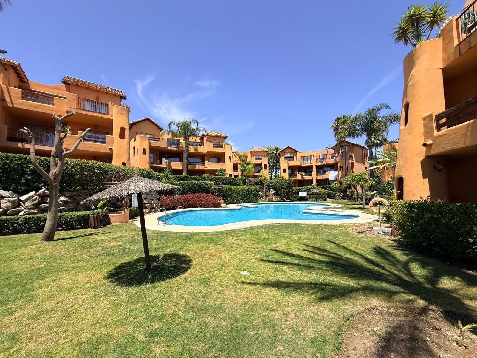 Middle Floor Apartment in Estepona, Estepona