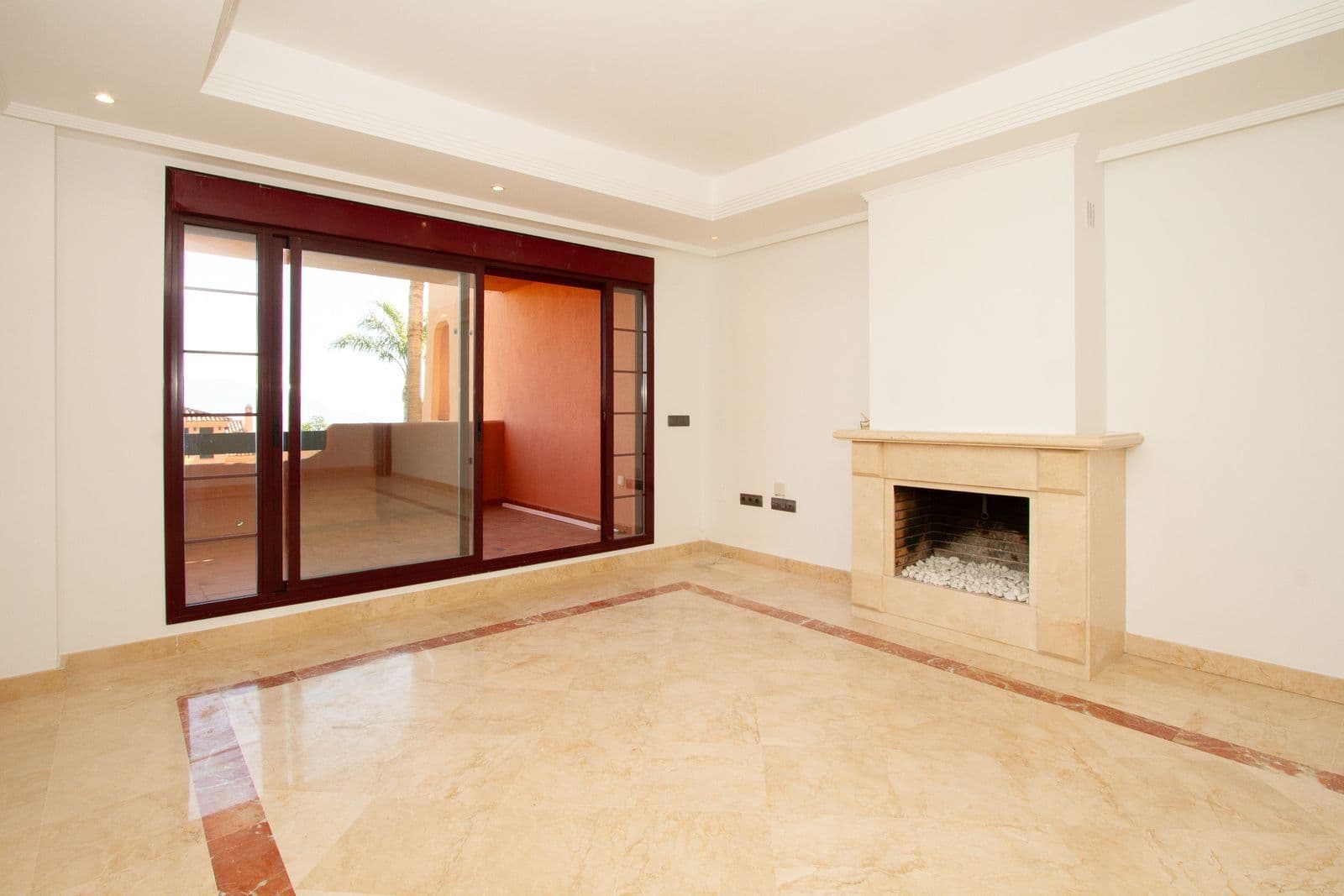 Ground Floor Apartment in La Mairena, Marbella East