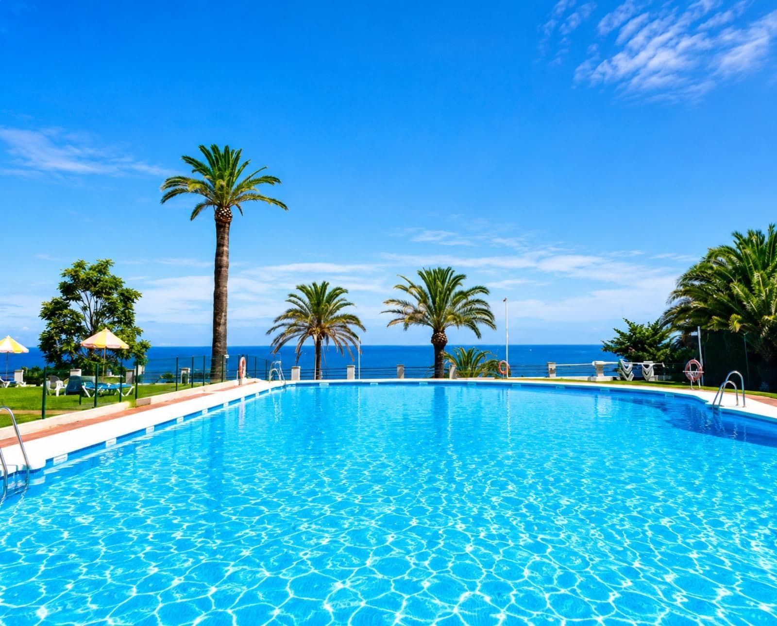 Middle Floor Apartment in Torremolinos Centro, Torremolinos