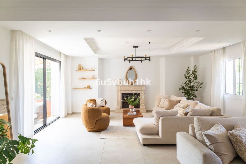 Detached Villa in Alhaurín de la Torre, Alhaurín de la Torre