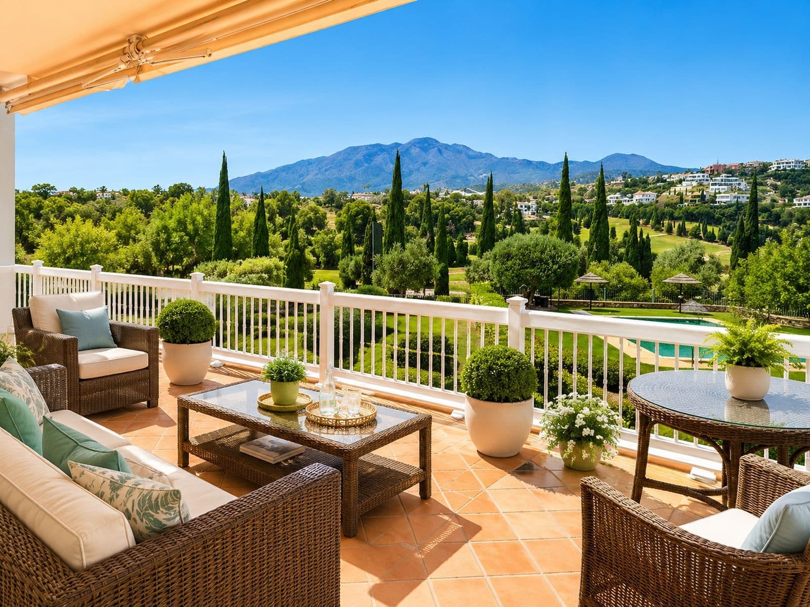 Penthouse in Los Flamingos, Estepona