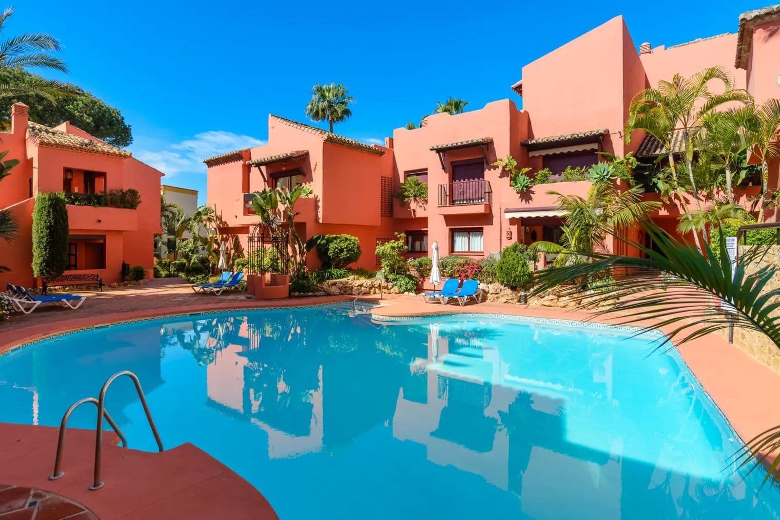 Middle Floor Apartment in Elviria, Marbella East