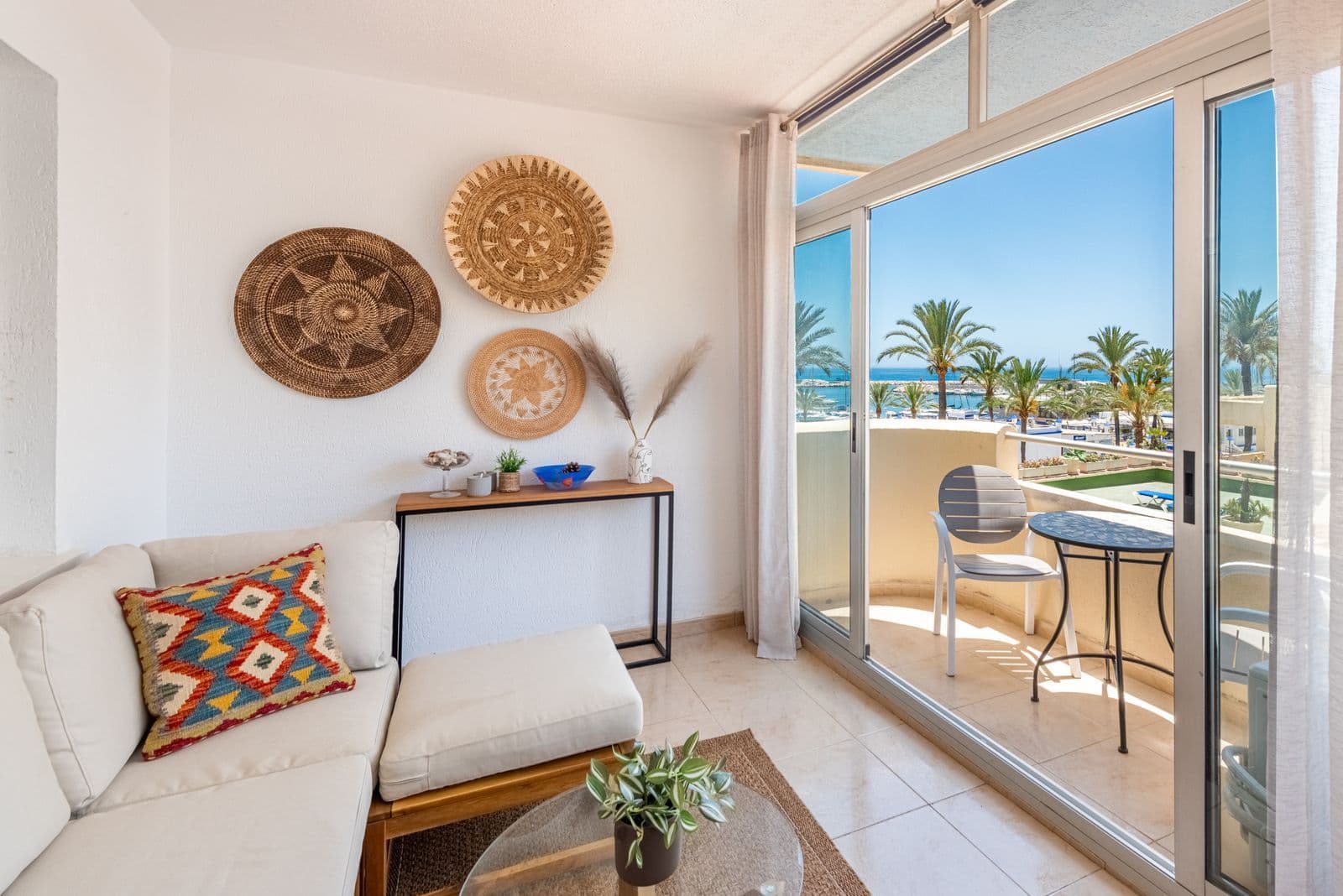Middle Floor Apartment in Estepona, Estepona