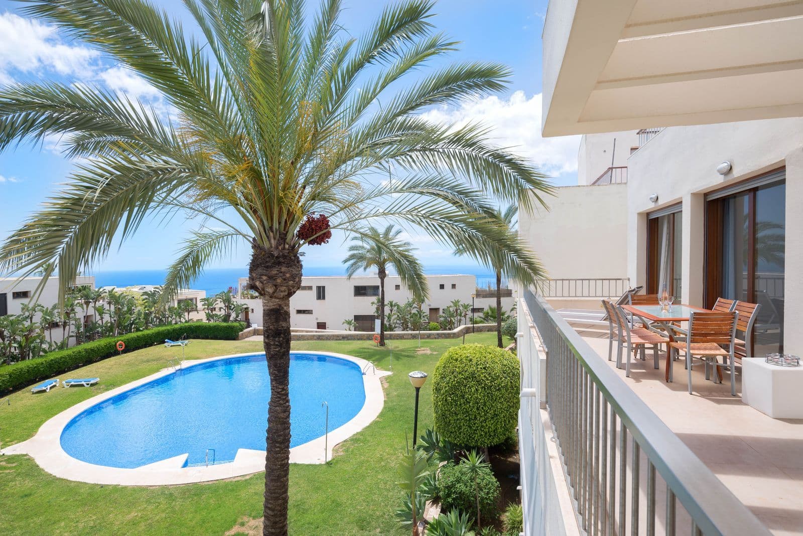 Middle Floor Apartment in Altos de los Monteros, Marbella East