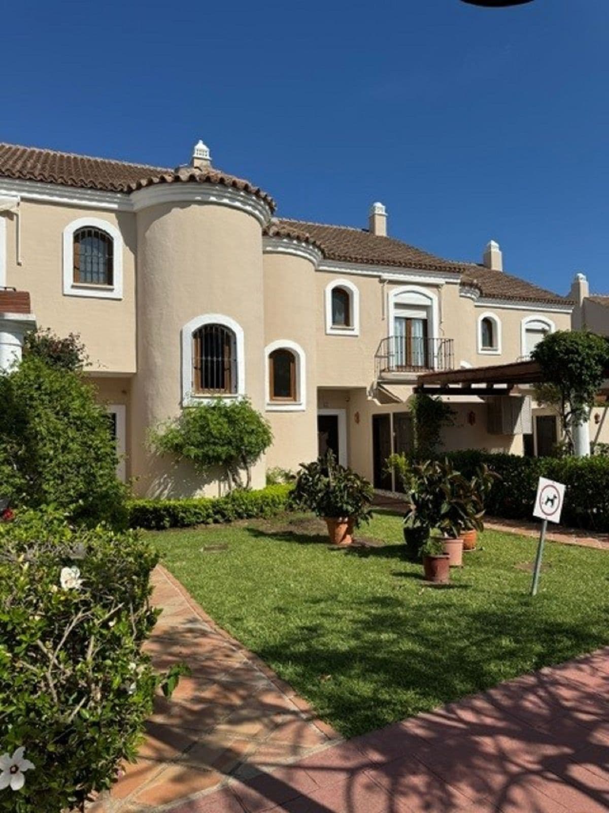 Townhouse in El Paraiso, Estepona