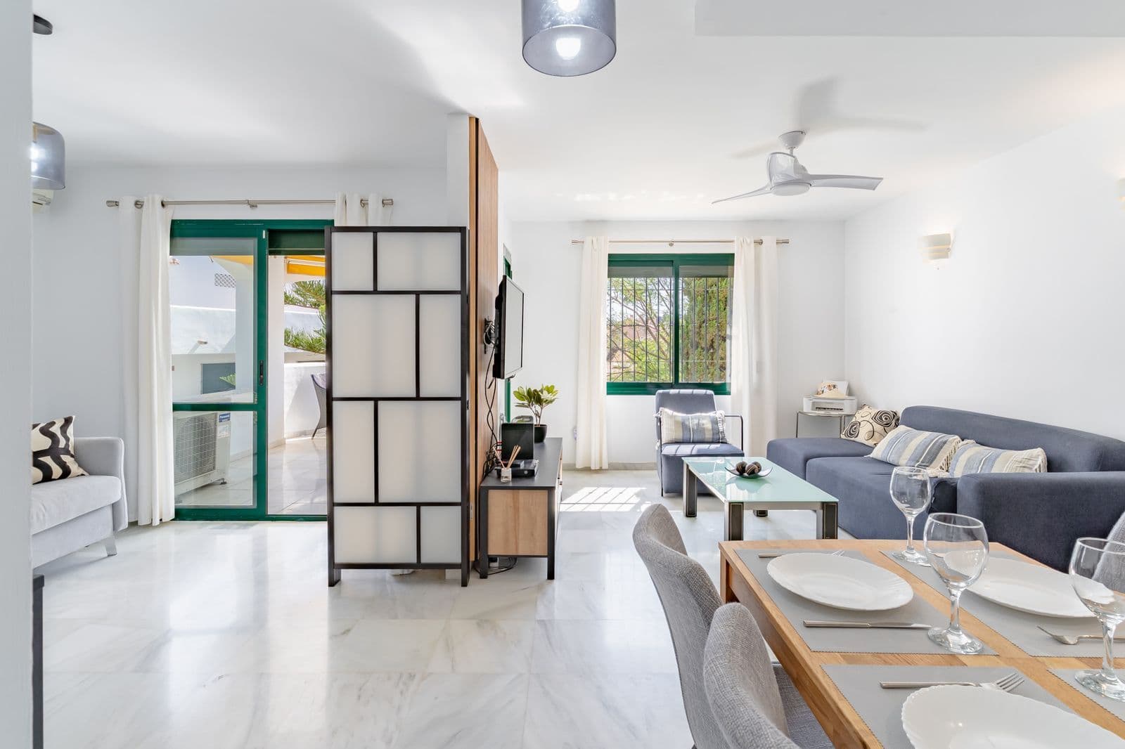 Middle Floor Apartment in Benalmadena Costa, Benalmádena