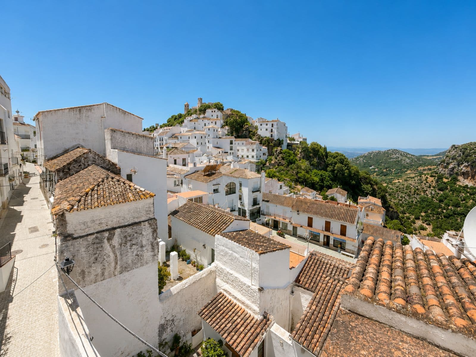 Semi-Detached House in Casares, Casares