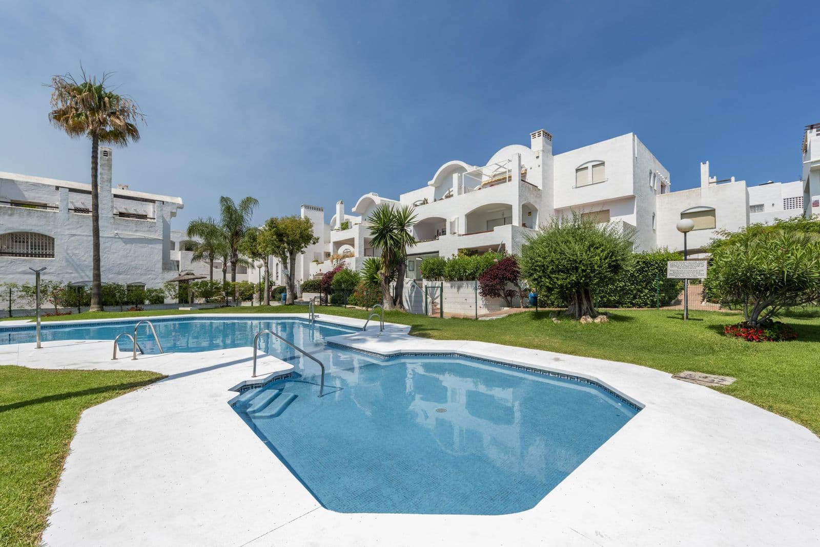 Middle Floor Apartment in Estepona, Estepona