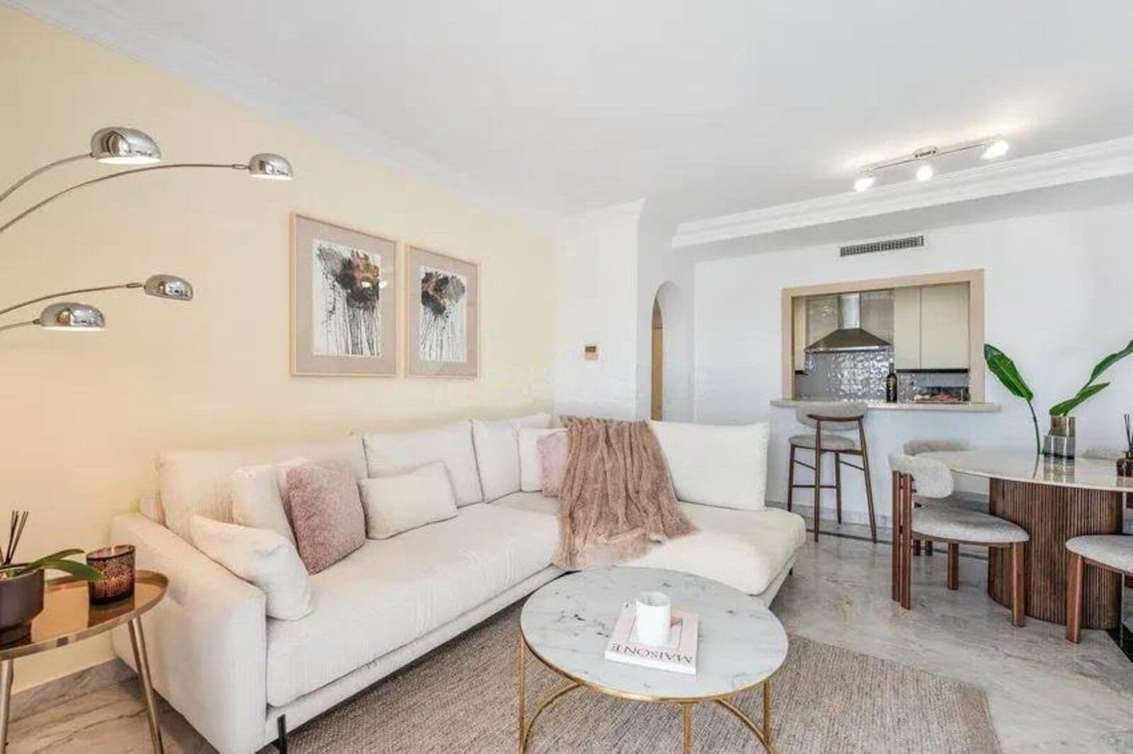 Middle Floor Apartment in Puerto Banús, Marbella