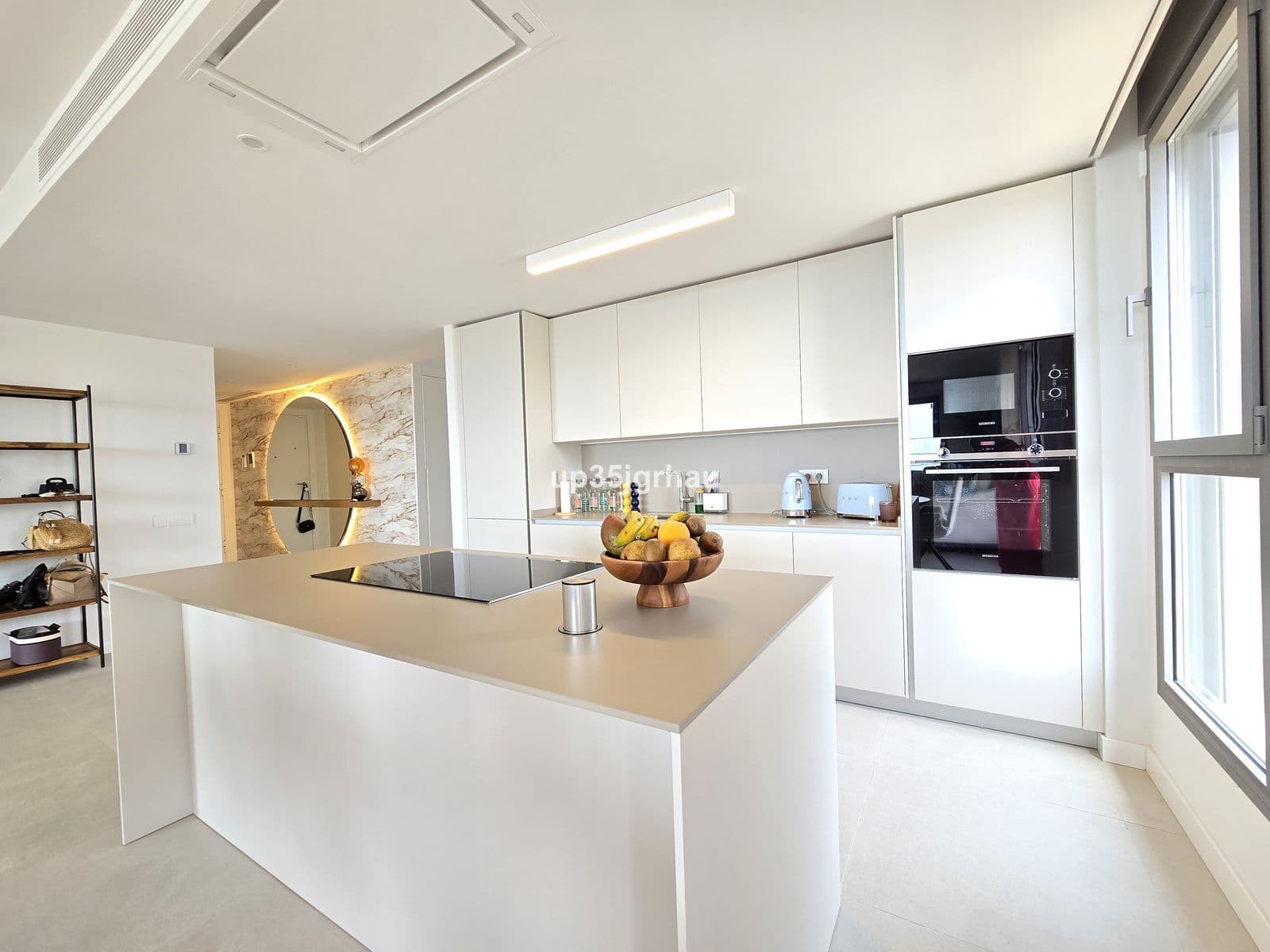 Middle Floor Apartment in Selwo, Estepona