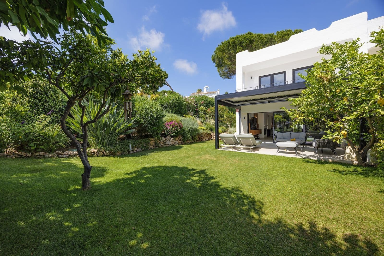 Semi-Detached House in Nueva Andalucía, Nueva Andalucía