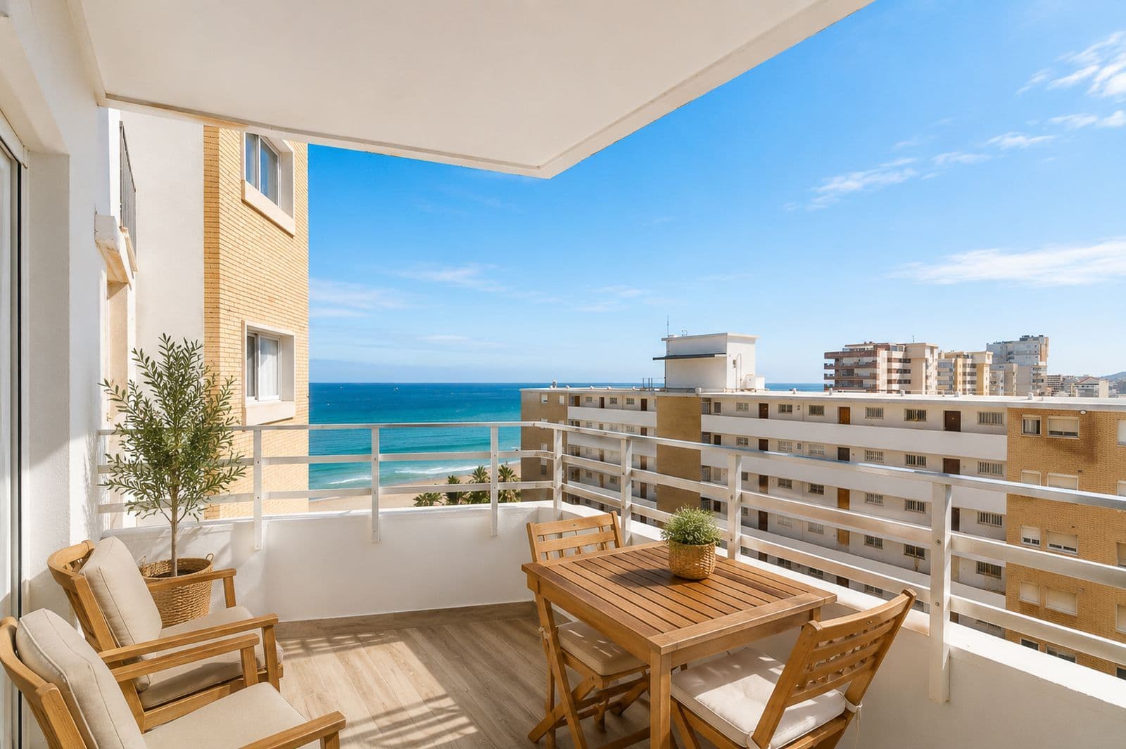 Middle Floor Apartment in Fuengirola, Fuengirola