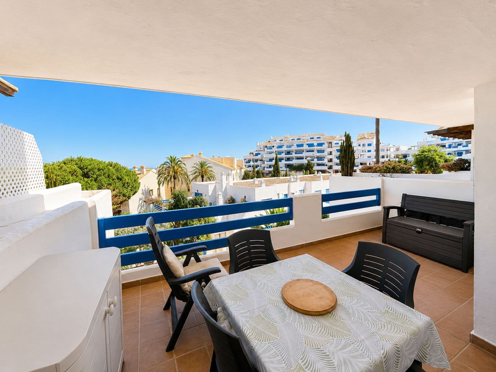 Middle Floor Apartment in Manilva, Manilva