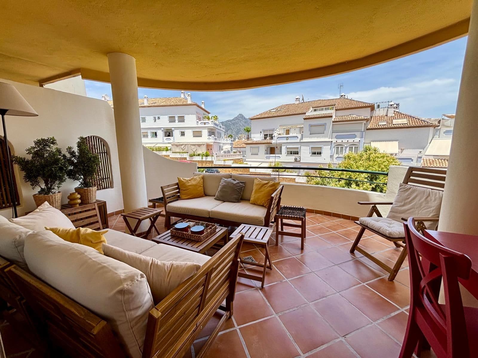 Duplex in Aloha, Nueva Andalucía